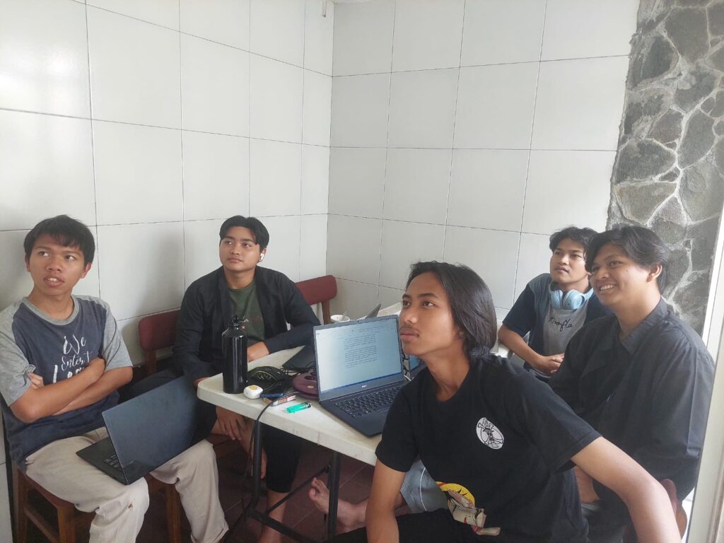 SMA Bumi Cendikia Yogyakarta Kunjungan Observasi ke Mojok.co
